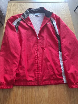 Chaqueta Reebok roja deportiva