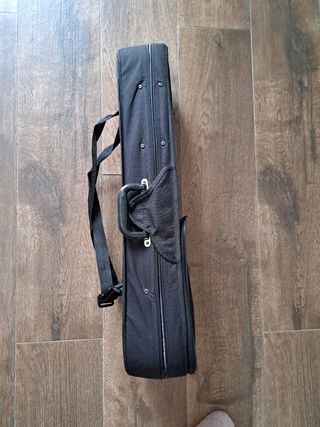 Violín  Karpathi con estuche rígido y arco