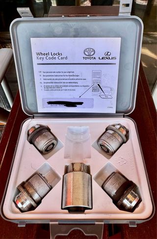 Juego tornillos antirrobo Toyota Lexus