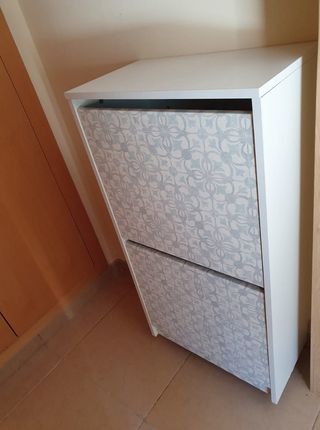 Sillas, sillones, cómodas mesitas...