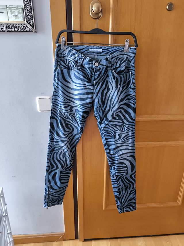 Vaqueros cebra azules