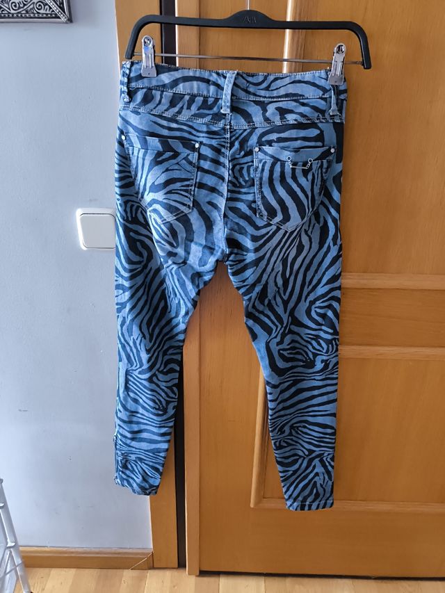 Vaqueros cebra azules