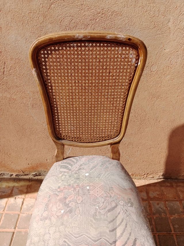 Sedia antica in rete