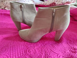 Botines Mustang beige - talla 39