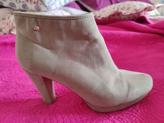 Botines Mustang beige - talla 39