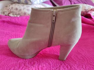 Botines Mustang beige - talla 39