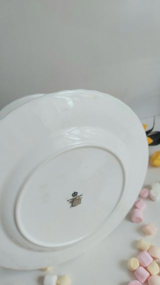 Preciosa etagere o pastelera porcelana 