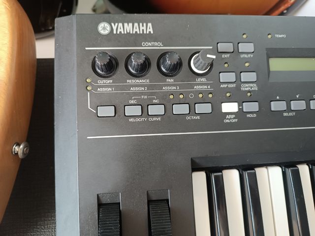 Teclado Midi Yamaha KX25