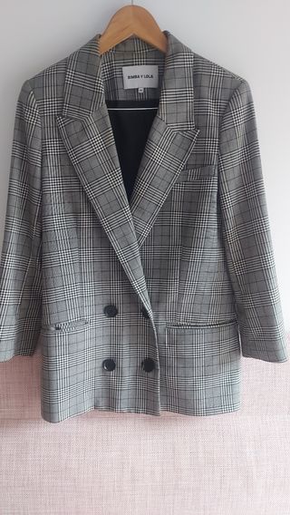 Chaqueta Bimba y Lola cuadros gris blanco - talla 