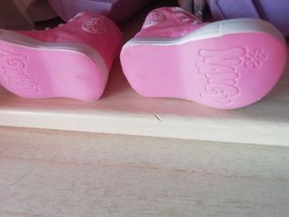 Botitas Nancy marrones y rosas