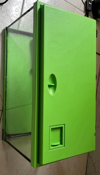 Pecera de 16L - Verde con filtro y luz