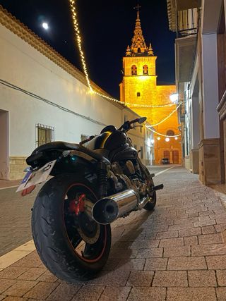 Hyosung Aquila 650V - Customizada