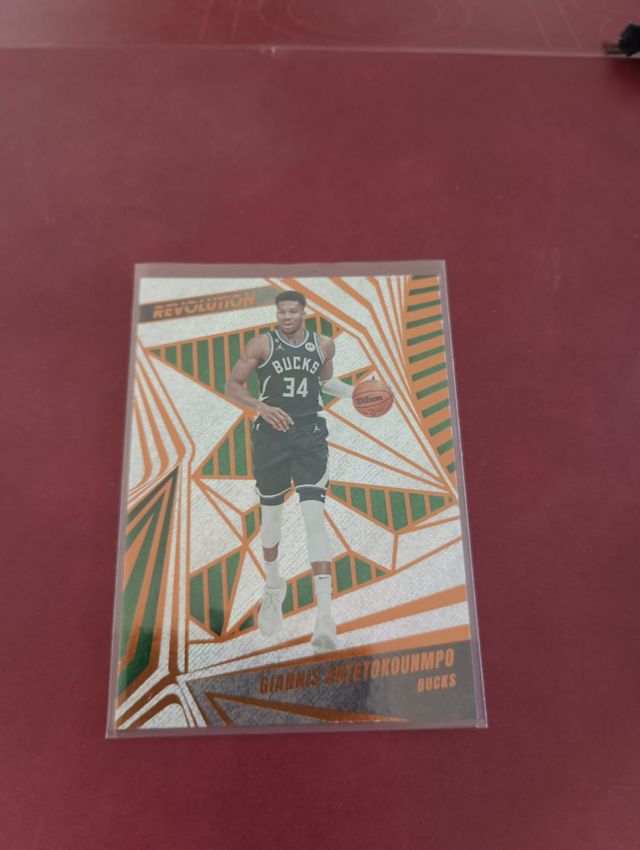 Panini Revolution - Giannis Antetokounmpo #22