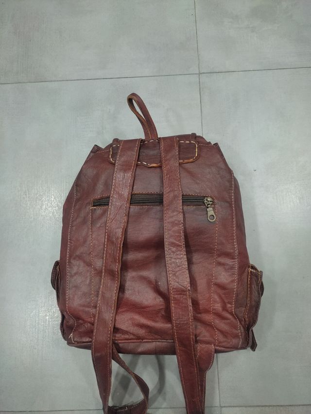 Mochila marrón piel