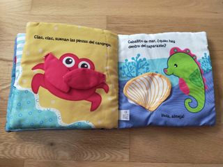 Dos libros infantiles de tela