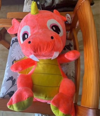 Dragón peluche gigante