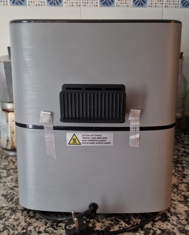 Freidora de aire 5,5 litros marca Cosori.