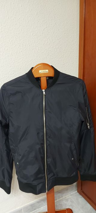 Cazadora H&M negra - Talla 170 cms