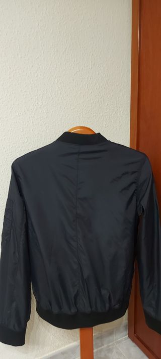 Cazadora H&M negra - Talla 170 cms
