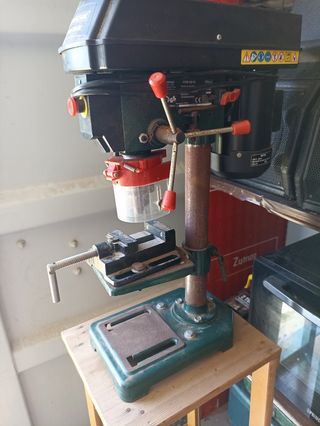 Taladro de columna con carro