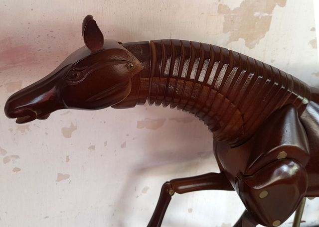 CABALLO ARTICULADO PARA DIBUJO DE LOS AÑOS 80