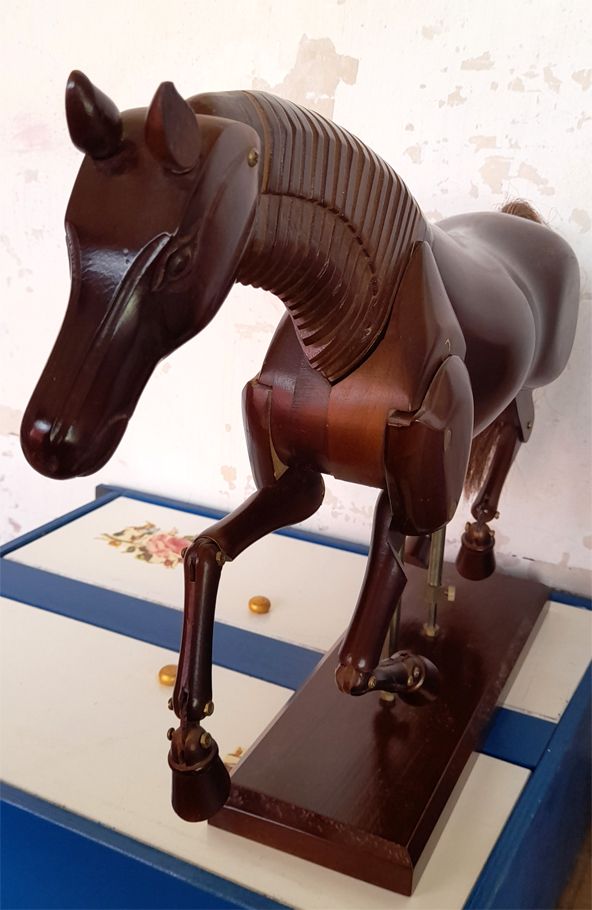 CABALLO ARTICULADO PARA DIBUJO DE LOS AÑOS 80