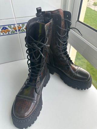 Botines militares de caña alta
