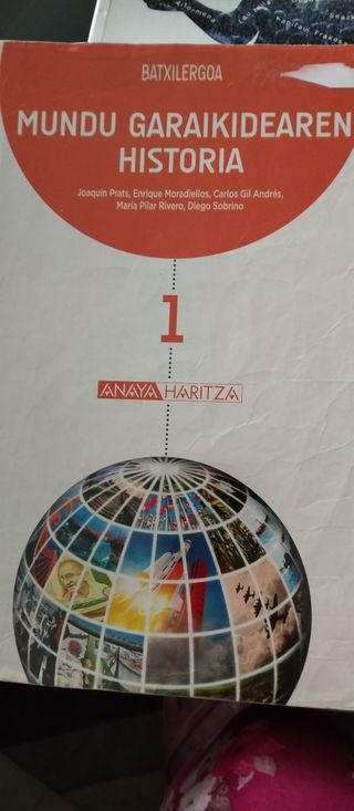 eUSKAL HIZKUNTZA ETA LITERATURA 4 DBH9788497467292