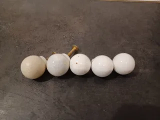 55 Pomos Tiradores - Dorado, Blanco. Precio ud.