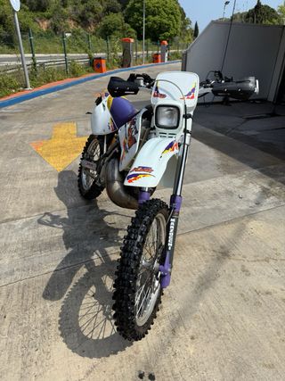 KTM EXC 250 de 1995 totalmente restaurada