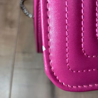 Bolso rosa efecto cuero