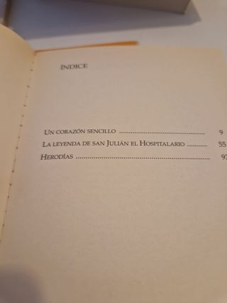 LOTE DE 4 LIBROS Los pequeños burgueses y otros