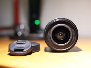 Objetivo Canon RF 24-50 de kit