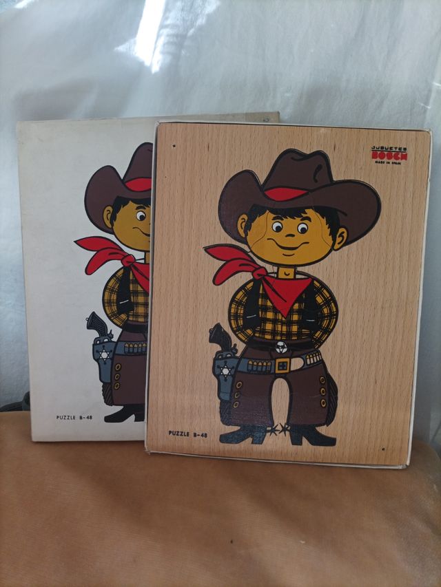 4 Puzzles infantiles de madera Bosch, completos.