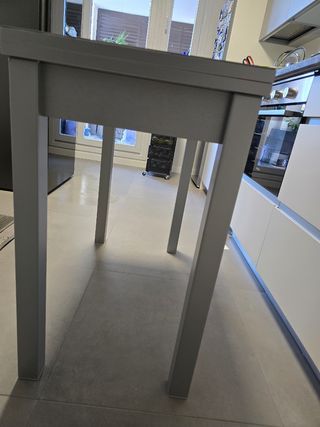 Mesa de cocina nueva color gris