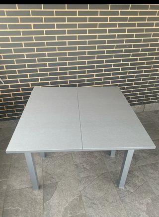 Mesa de cocina nueva color gris