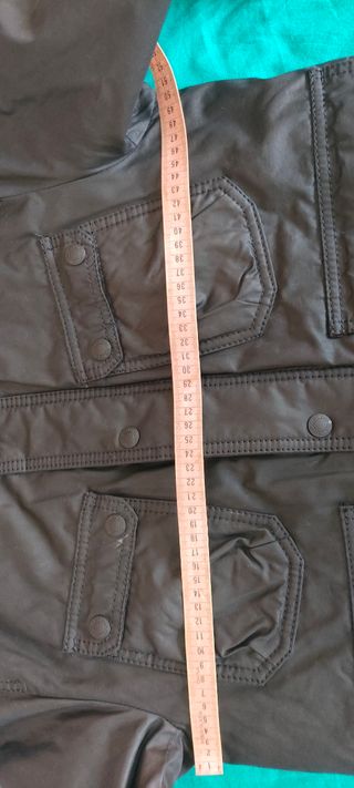 DOS PRENDAS  Una Chaqueta **** una  Cazadora Negra