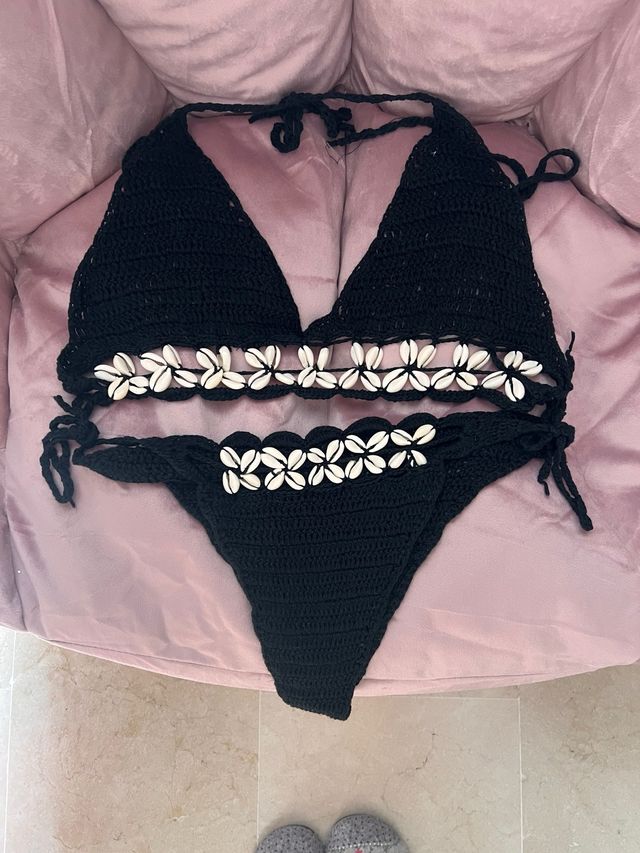 Bikini crochet negro conchas
