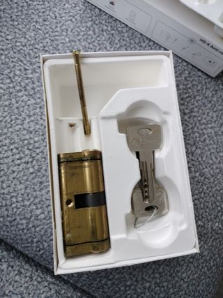 Cerradura puerta blindada