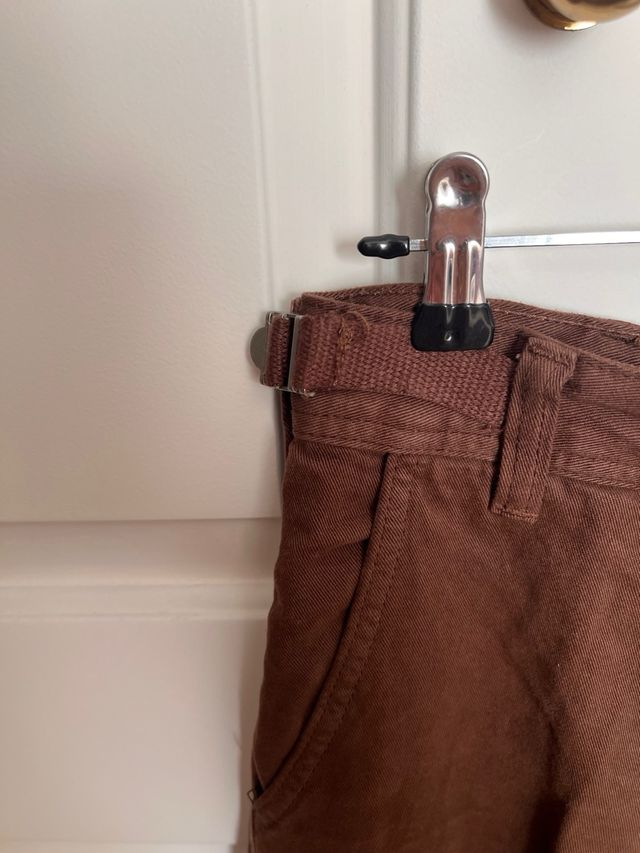 Pantalones cargo marrón stradivarius