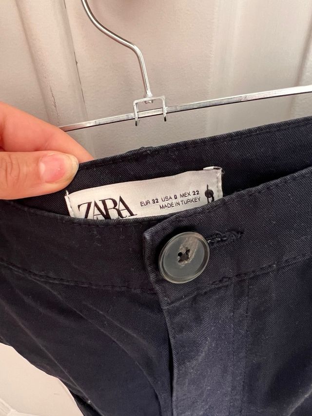 Pantalones cargo Zara negros - talla 4