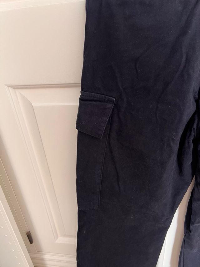 Pantalones cargo Zara negros - talla 4