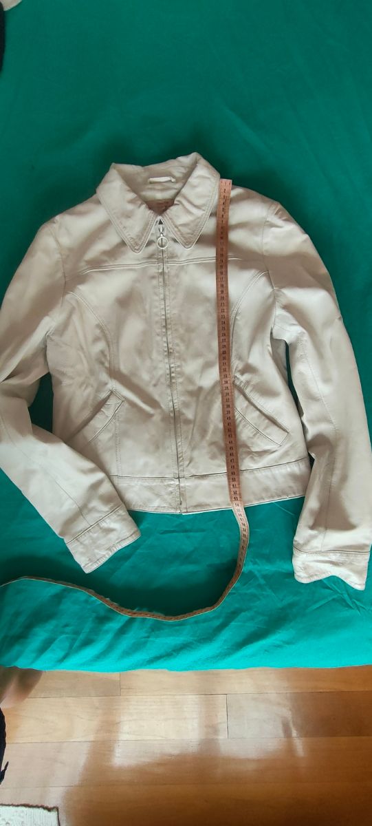 Cazadora piel blanca mujer