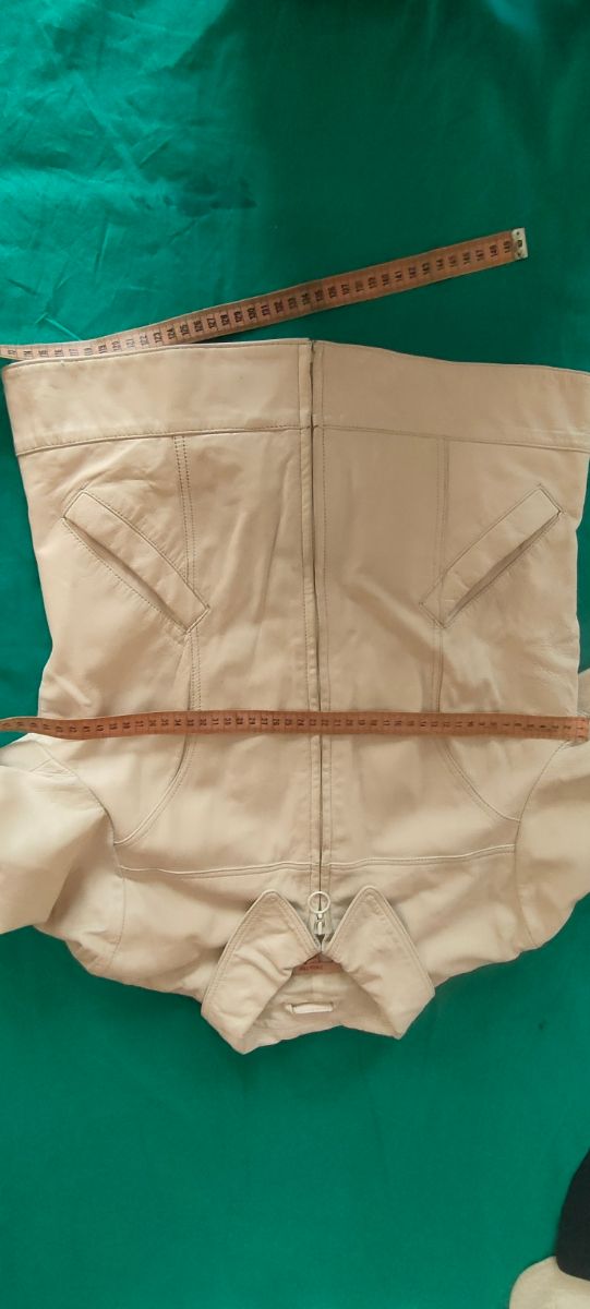 Cazadora piel blanca mujer