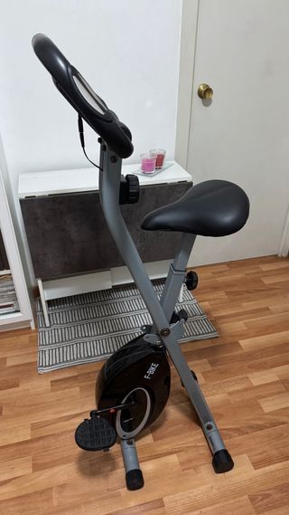 Bicicleta estática plegable