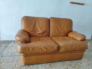 Sofá piel marrón