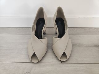 Zapatos tacón Zara SS 2025