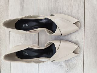 Zapatos tacón Zara SS 2025