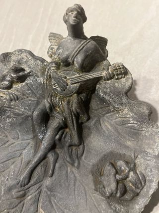 Posacenere in peltro Art Nouveau con fata