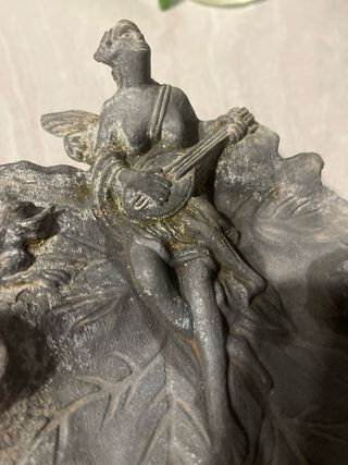 Posacenere in peltro Art Nouveau con fata